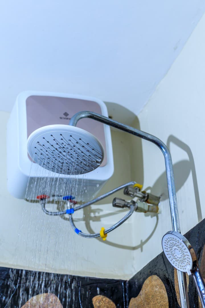 Standard room bathroom